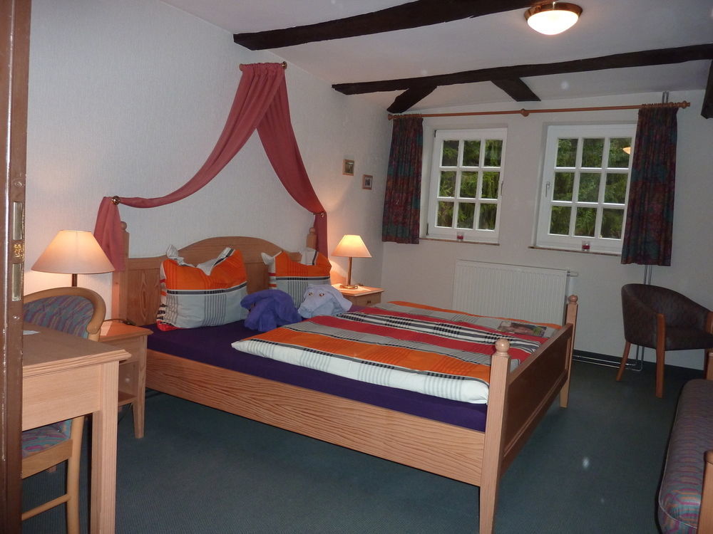 Hof Guttels Waldgasthof Ferienpension Rotenburg an der Fulda Luaran gambar