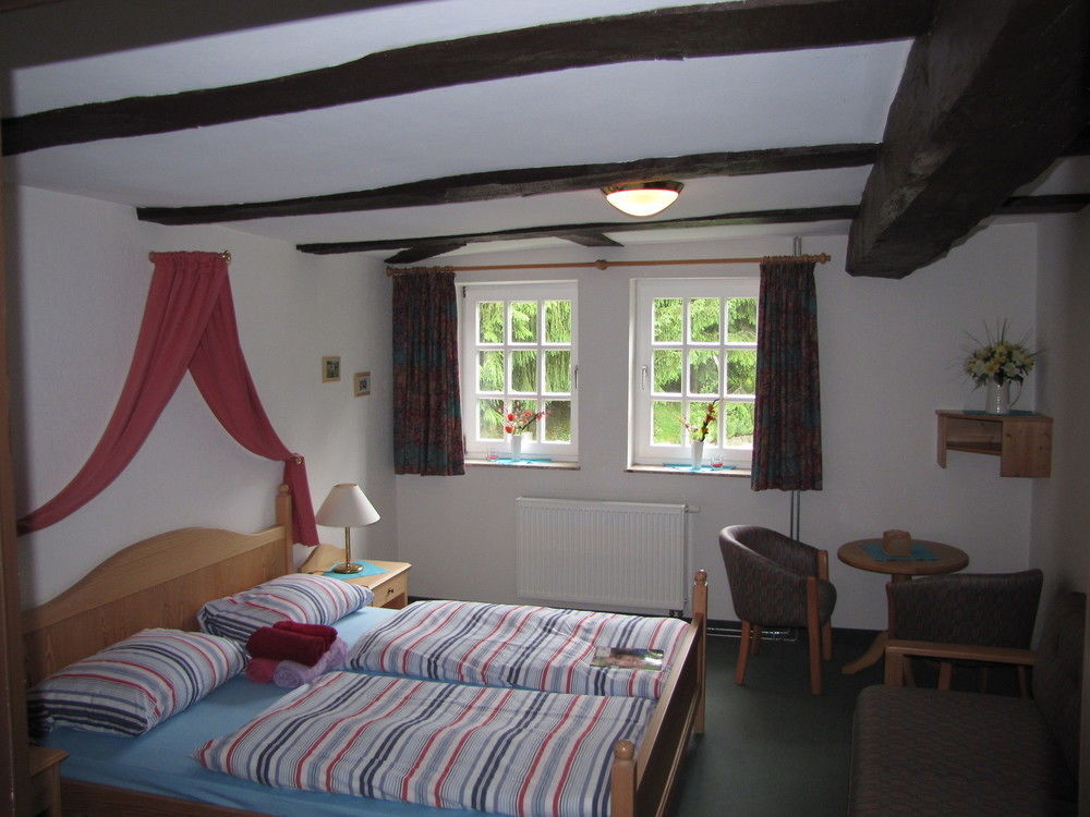 Hof Guttels Waldgasthof Ferienpension Rotenburg an der Fulda Luaran gambar
